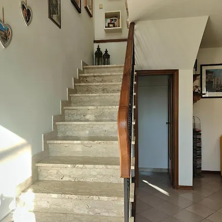 Casa La Pergola In Camaiore