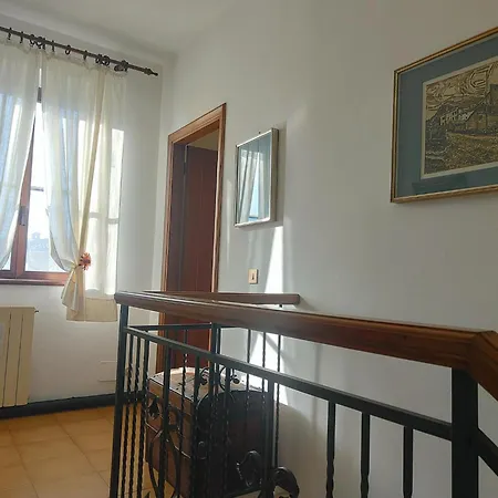 Casa La Pergola In Camaiore
