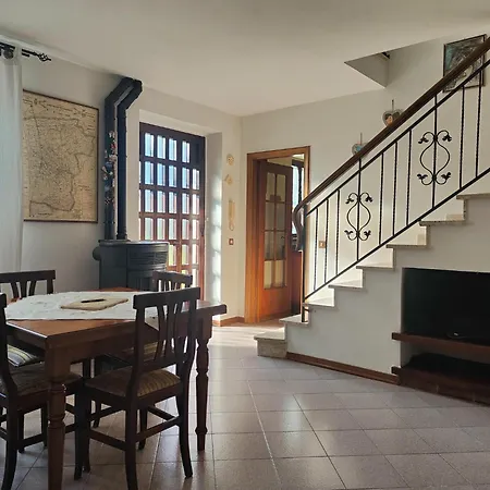Casa La Pergola In Camaiore